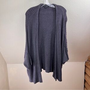 BAREFOOT DREAMS COZYCHIC LITE. Short sweater. L/XL Oversized. Drop shoulders